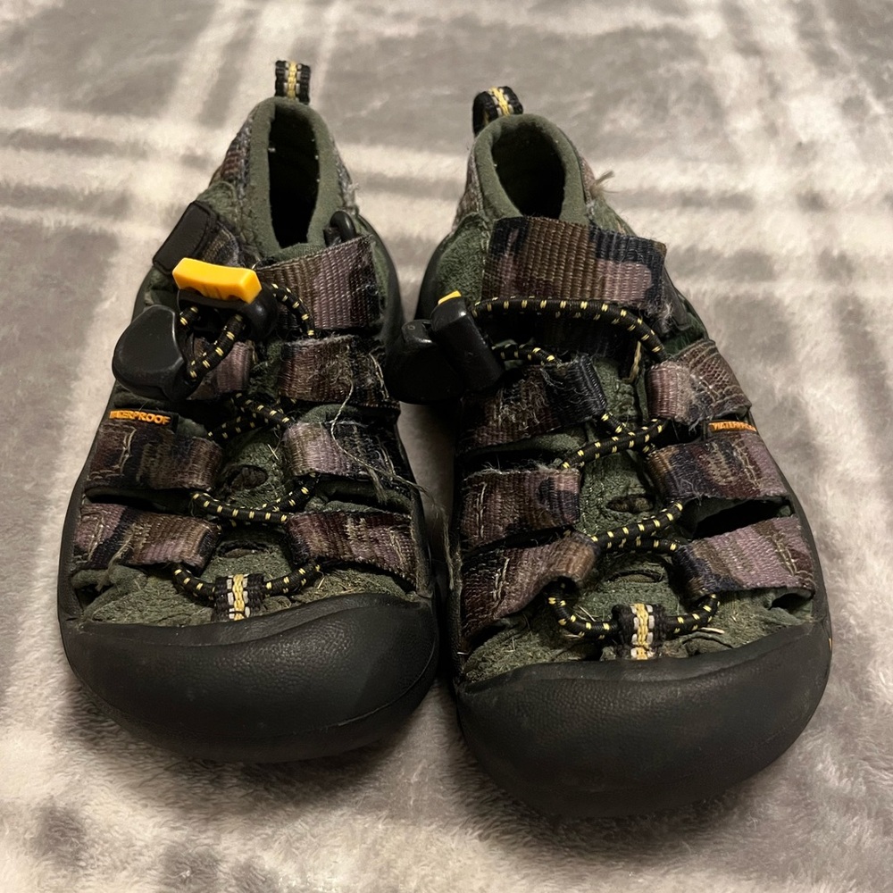 Keen Kids Sandals Camouflage Green Size 8